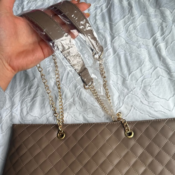 Badgley Mischka Tan Brown Quilted Tote Bag Gold Detail Vegan Leather Zipper - Picture 4 of 8
